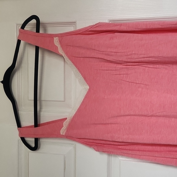 Voglo/Pennington's  Night Gown - Picture 2 of 6